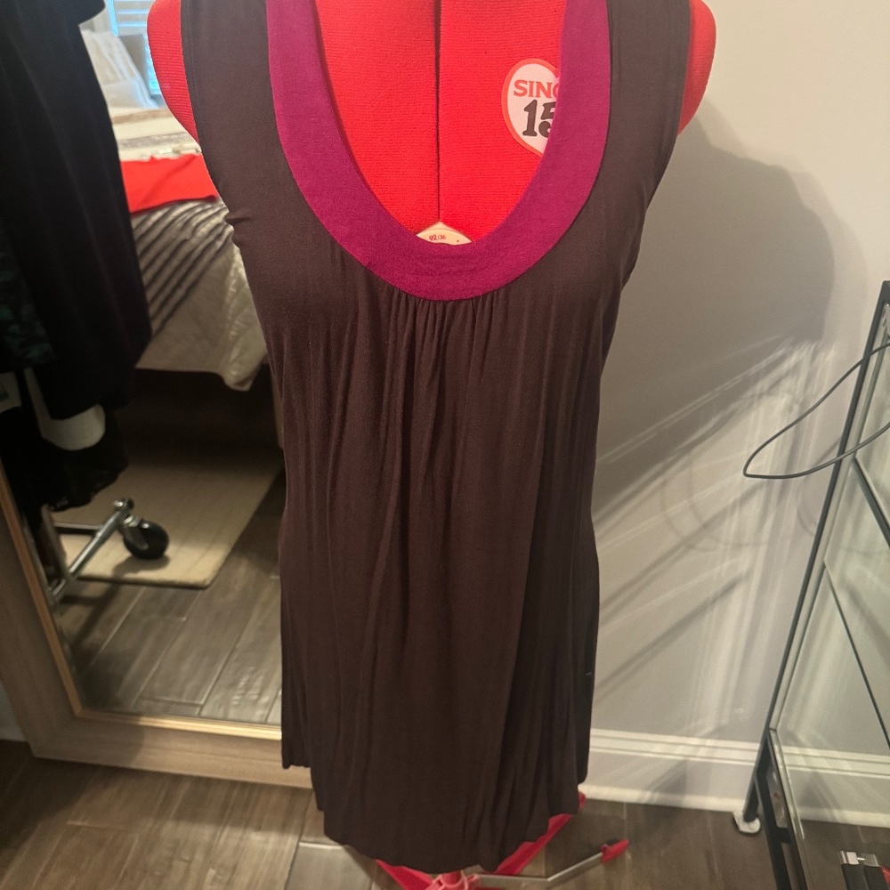 Banana Republic chocolate and fuchsia summer dress. Size small.